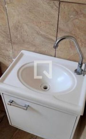 Apartamento para alugar com 48m², 2 quartos e sem vaga Apartamento para alugar com 48m², 2 quartos e sem vagaBanheiro