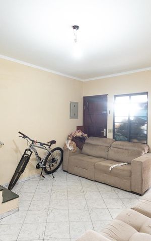 Casa à venda com 160m², 2 quartos e 1 vaga Casa à venda com 160m², 2 quartos e 1 vagaSala