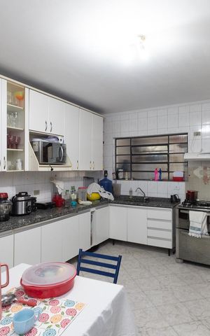 Casa à venda com 160m², 2 quartos e 1 vaga Casa à venda com 160m², 2 quartos e 1 vagaCozinha
