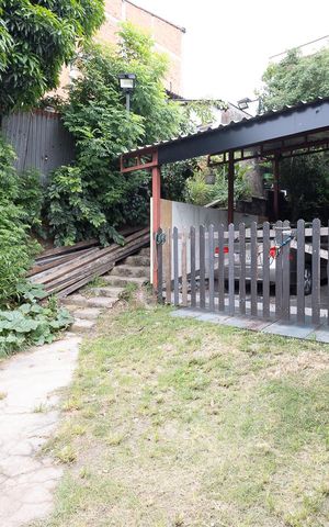 Casa à venda com 160m², 2 quartos e 1 vaga Casa à venda com 160m², 2 quartos e 1 vagaGaragem
