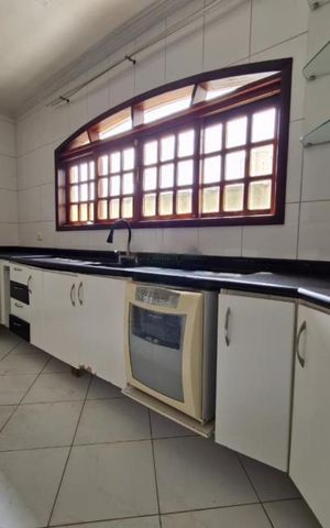 Casa à venda com 380m², 3 quartos e 10 vagas