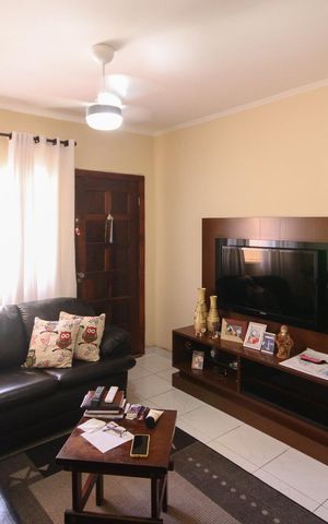 Casa à venda com 102m², 2 quartos e 1 vaga Casa à venda com 102m², 2 quartos e 1 vagaSala