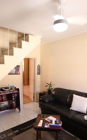 Casa à venda com 102m², 2 quartos e 1 vaga Casa à venda com 102m², 2 quartos e 1 vagaSala