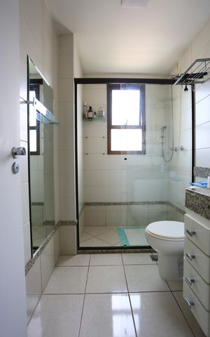 Apartamento à venda com 104m², 3 quartos e 6 vagas Apartamento à venda com 104m², 3 quartos e 6 vagasBanheiro