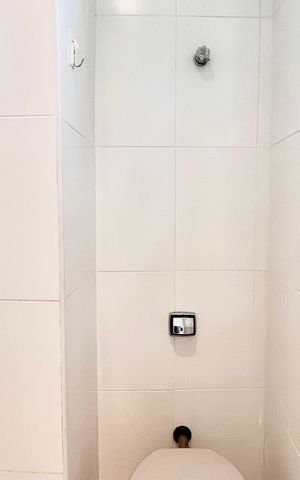 Apartamento à venda com 120m², 3 quartos e 1 vaga Apartamento à venda com 120m², 3 quartos e 1 vagaBanheiro de serviço