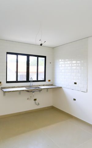Casa de condomínio à venda com 175m², 3 quartos e 4 vagas Casa de condomínio à venda com 175m², 3 quartos e 4 vagascozinha