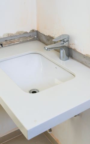 Casa de condomínio à venda com 175m², 3 quartos e 4 vagas Casa de condomínio à venda com 175m², 3 quartos e 4 vagasBanheiro