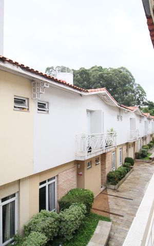 Casa de condomínio à venda com 144m², 3 quartos e 4 vagasVaranda 