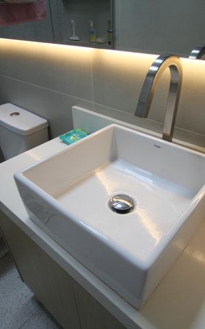 Casa de condomínio à venda com 144m², 3 quartos e 4 vagasBanheiro 2