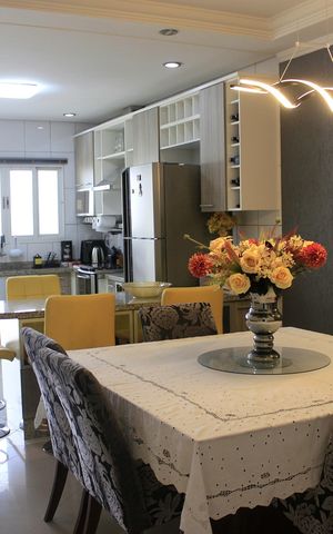 Casa à venda com 190m², 3 quartos e 2 vagasCozinha
