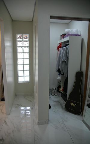 Casa à venda com 160m², 3 quartos e 2 vagasSuíte 2 - Closet 
