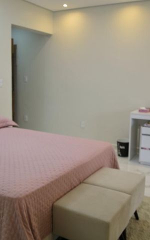 Casa à venda com 160m², 3 quartos e 2 vagasSuíte 2