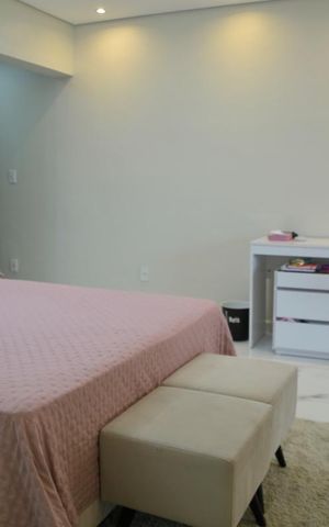 Casa à venda com 160m², 3 quartos e 2 vagasSuíte 2