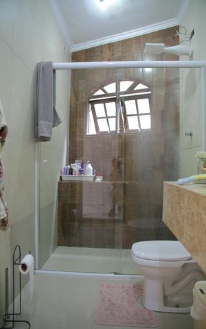 Casa à venda com 160m², 3 quartos e 2 vagasSuíte 2 - Banheiro 