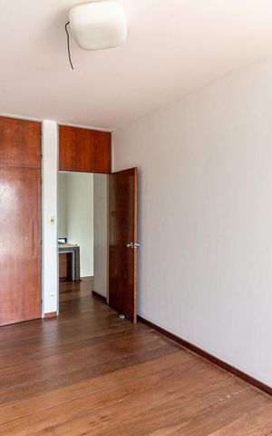 Casa à venda com 350m², 5 quartos e 4 vagas Casa à venda com 350m², 5 quartos e 4 vagasQuarto 2