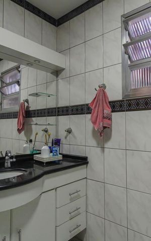 Casa à venda com 200m², 3 quartos e 3 vagas Casa à venda com 200m², 3 quartos e 3 vagasBanheiro