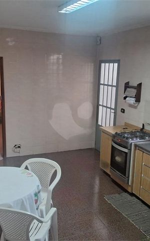 Casa à venda com 170m², 2 quartos e 1 vaga