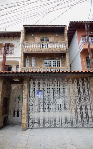 Casa de condomínio para alugar com 150m², 3 quartos e 5 vagasFachada