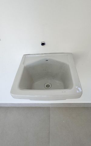 Studio para alugar com 22m², 1 quarto e sem vaga Studio para alugar com 22m², 1 quarto e sem vagaÁrea de Serviço