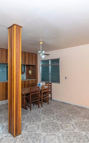 Casa para alugar com 190m², 5 quartos e 3 vagas Casa para alugar com 190m², 5 quartos e 3 vagasSala