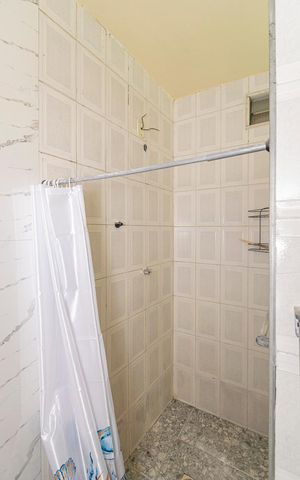 Casa para alugar com 190m², 5 quartos e 3 vagas Casa para alugar com 190m², 5 quartos e 3 vagasBanheiro da Suíte
