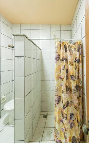 Casa para alugar com 190m², 5 quartos e 3 vagas Casa para alugar com 190m², 5 quartos e 3 vagasBanheiro Social 1