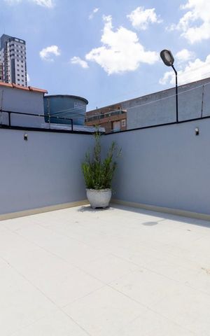 Casa à venda com 240m², 2 quartos e 4 vagas Casa à venda com 240m², 2 quartos e 4 vagasVaranda