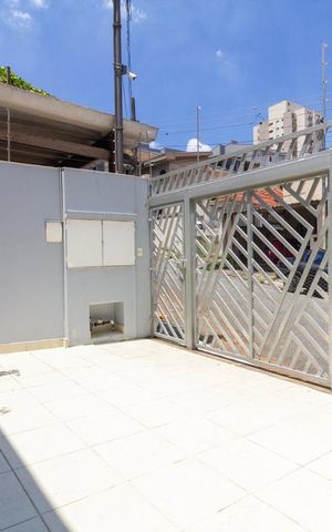 Casa à venda com 240m², 2 quartos e 4 vagas Casa à venda com 240m², 2 quartos e 4 vagasDispensa