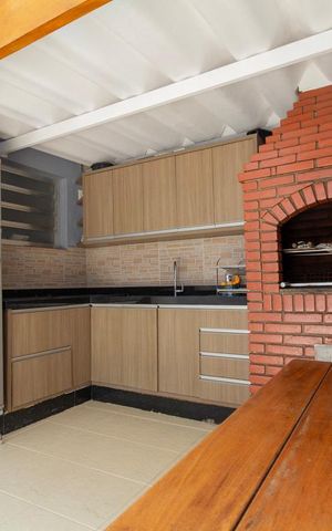 Casa à venda com 240m², 2 quartos e 4 vagas Casa à venda com 240m², 2 quartos e 4 vagasÁrea gourmet