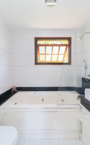 Casa de condomínio para alugar com 140m², 4 quartos e 1 vaga Casa de condomínio para alugar com 140m², 4 quartos e 1 vagaBanheiro 2