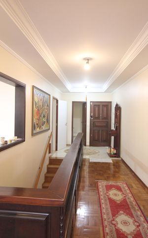 Casa à venda com 399m², 3 quartos e 4 vagasCorredor
