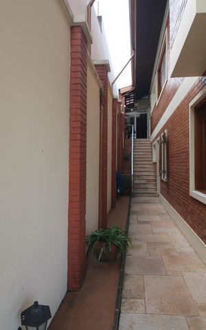 Casa à venda com 399m², 3 quartos e 4 vagasQuntal lateral