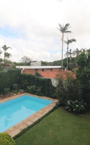 Casa à venda com 399m², 3 quartos e 4 vagasVista da sacada