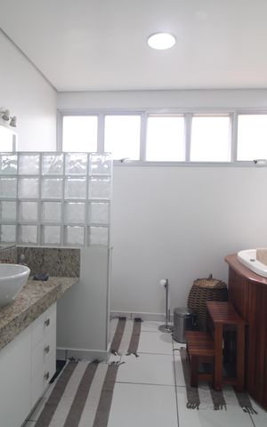Casa à venda com 399m², 3 quartos e 4 vagasBanheiro da suíte 3