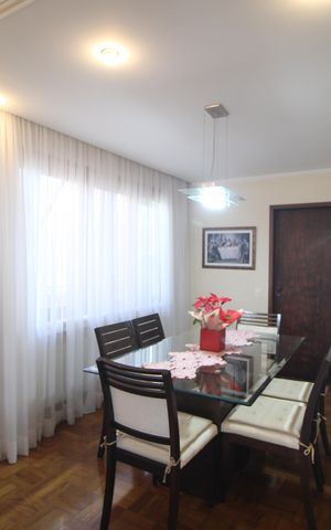 Casa à venda com 399m², 3 quartos e 4 vagasSala