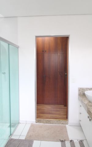 Casa à venda com 399m², 3 quartos e 4 vagasBanheiro da suíte 3