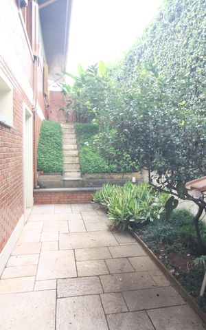 Casa à venda com 399m², 3 quartos e 4 vagasQuintal lateral