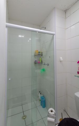 Apartamento à venda com 46m², 2 quartos e 1 vaga Apartamento à venda com 46m², 2 quartos e 1 vagaBanheiro