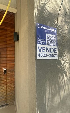 Casa de condomínio à venda com 343m², 4 quartos e 6 vagas Casa de condomínio à venda com 343m², 4 quartos e 6 vagasFachada