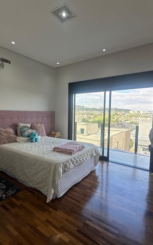 Casa de condomínio à venda com 343m², 4 quartos e 6 vagas Casa de condomínio à venda com 343m², 4 quartos e 6 vagasSuíte 3