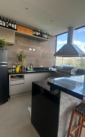 Casa de condomínio à venda com 343m², 4 quartos e 6 vagas Casa de condomínio à venda com 343m², 4 quartos e 6 vagasChurrasqueira