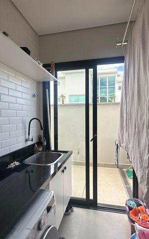 Casa de condomínio à venda com 343m², 4 quartos e 6 vagas Casa de condomínio à venda com 343m², 4 quartos e 6 vagasÁrea de Serviço
