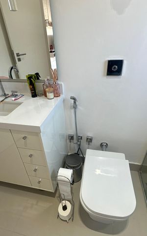Casa de condomínio à venda com 343m², 4 quartos e 6 vagas Casa de condomínio à venda com 343m², 4 quartos e 6 vagasBanheiro da Suíte 3