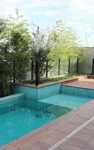Casa de condomínio à venda com 343m², 4 quartos e 6 vagas Casa de condomínio à venda com 343m², 4 quartos e 6 vagasPiscina