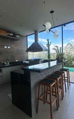 Casa de condomínio à venda com 343m², 4 quartos e 6 vagas Casa de condomínio à venda com 343m², 4 quartos e 6 vagasChurrasqueira