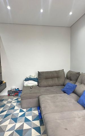 Casa de condomínio à venda com 343m², 4 quartos e 6 vagas Casa de condomínio à venda com 343m², 4 quartos e 6 vagasSala de TV