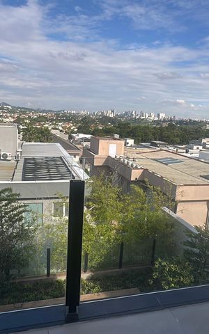 Casa de condomínio à venda com 343m², 4 quartos e 6 vagas Casa de condomínio à venda com 343m², 4 quartos e 6 vagasVaranda