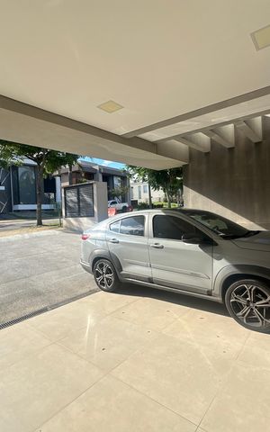 Casa de condomínio à venda com 343m², 4 quartos e 6 vagas Casa de condomínio à venda com 343m², 4 quartos e 6 vagasGaragem
