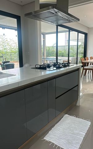 Casa de condomínio à venda com 343m², 4 quartos e 6 vagas Casa de condomínio à venda com 343m², 4 quartos e 6 vagasCozinha