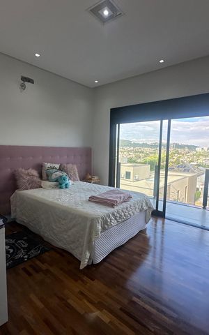 Casa de condomínio à venda com 343m², 4 quartos e 6 vagas Casa de condomínio à venda com 343m², 4 quartos e 6 vagasSuíte 3